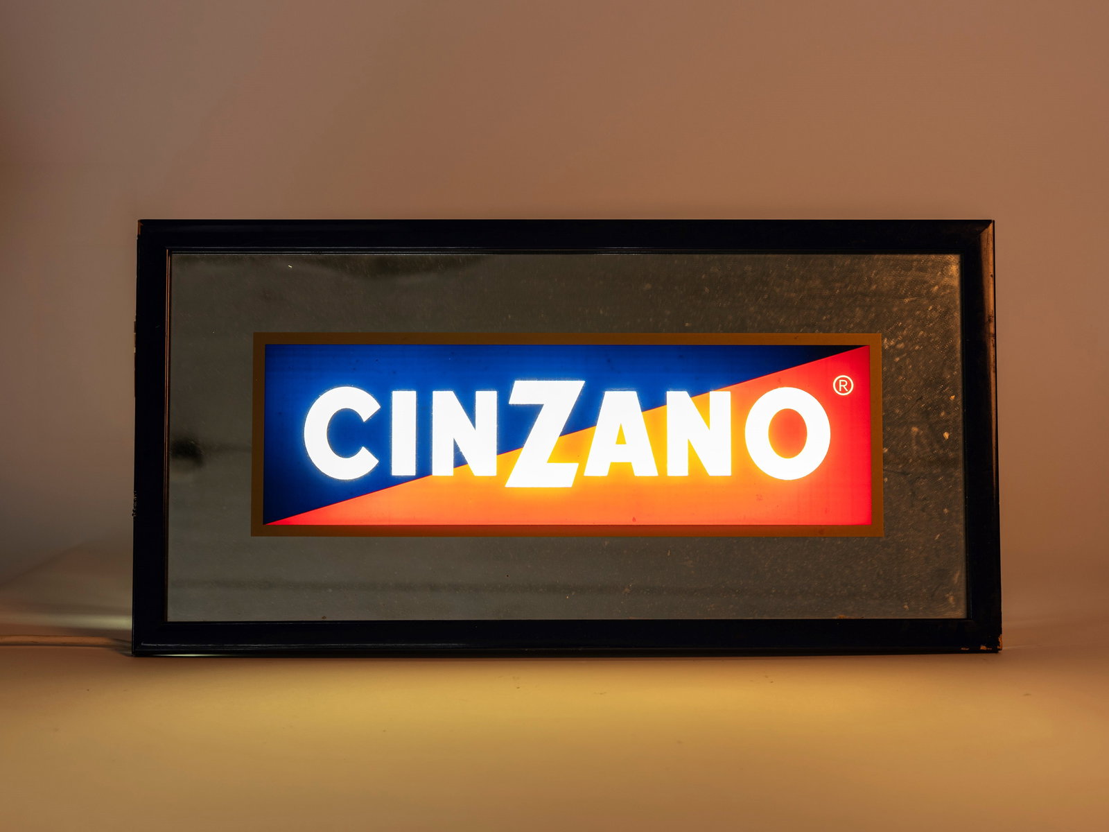 A CINZANO LIGHTED ADVERTISING SIGNBOARD WITH MIRROR,: l cm 32 Vintage and fully functional. Structure made of metal with a mirrored glass front.