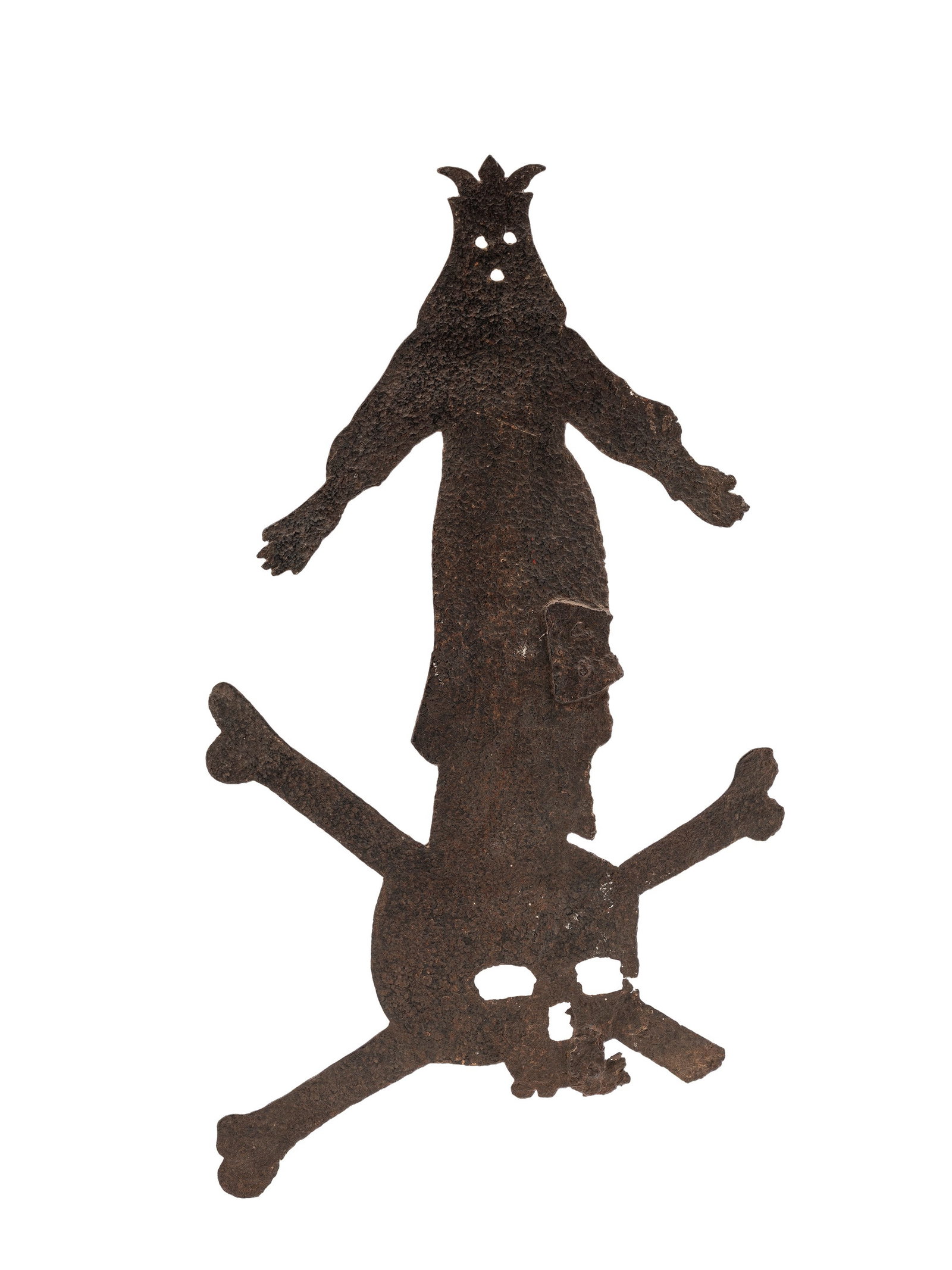 A MEMENTO MORI IN WROUGHT IRON, 17th/18th century: h cm 47 x l cm 26.Depicting a skull surmounted by a crowned figure.