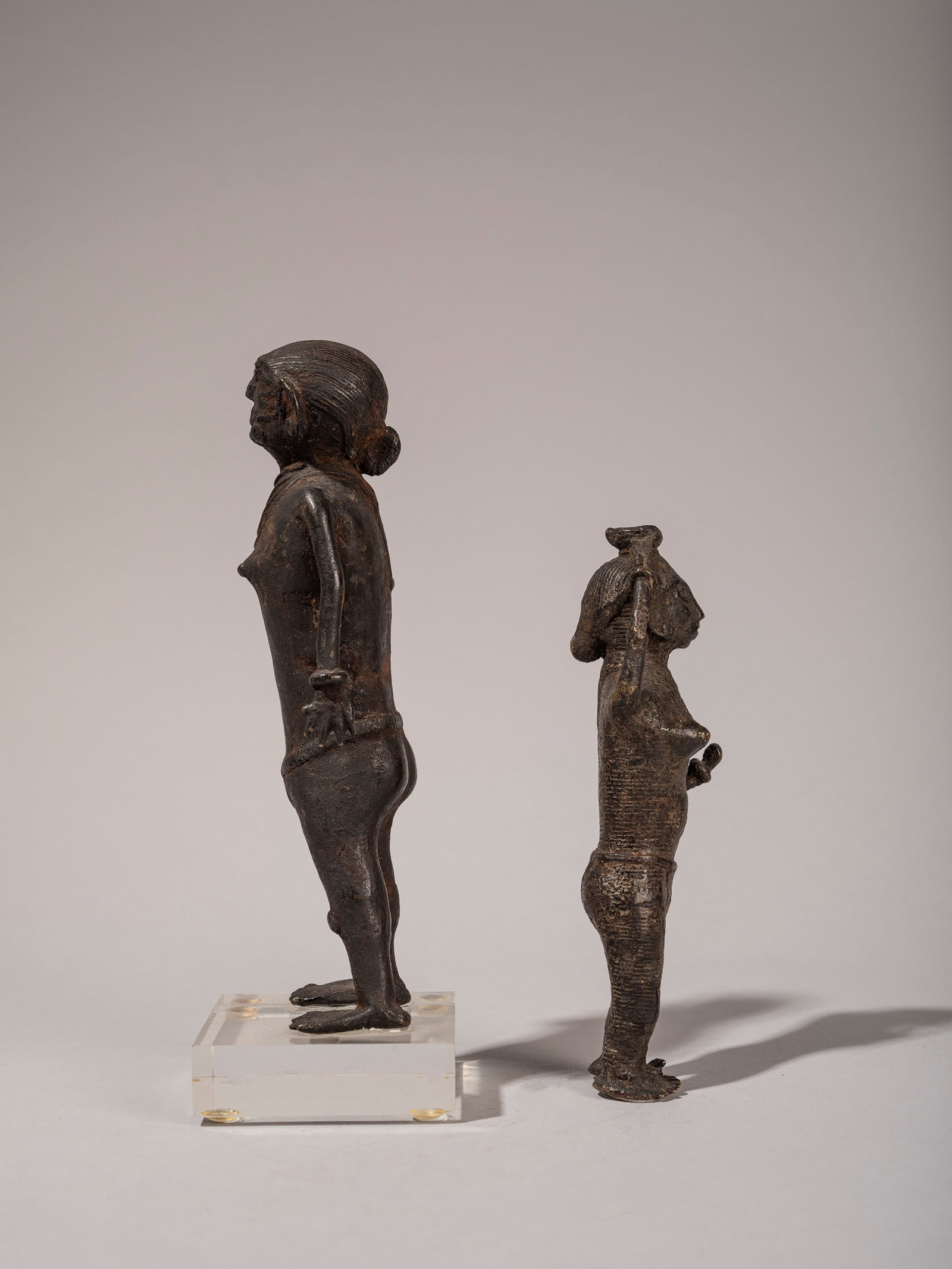 A LOT COMPRISING TWO BRONZE KOND FIGURES , India, 19th/20th century (1 of 3)