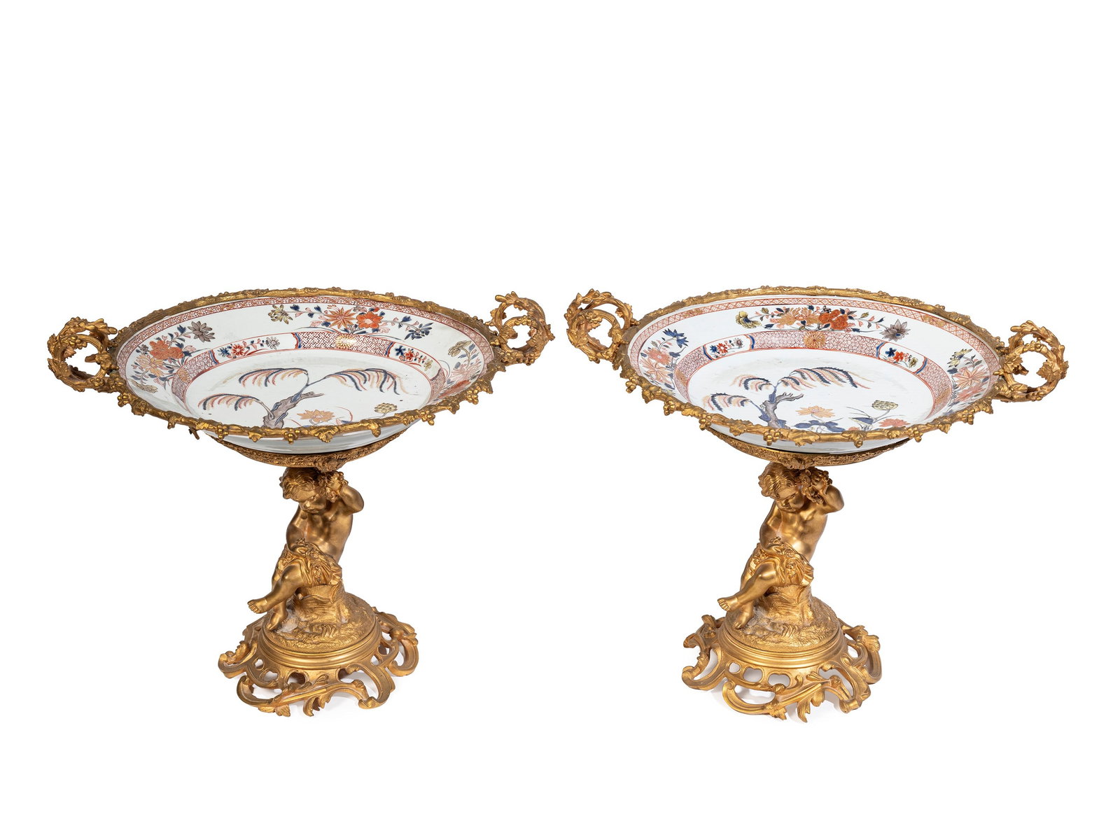 A PAIR OF PORCELAIN PLATES MOUNTED IN ORMOLU, China, early 18th century (1 of 7)