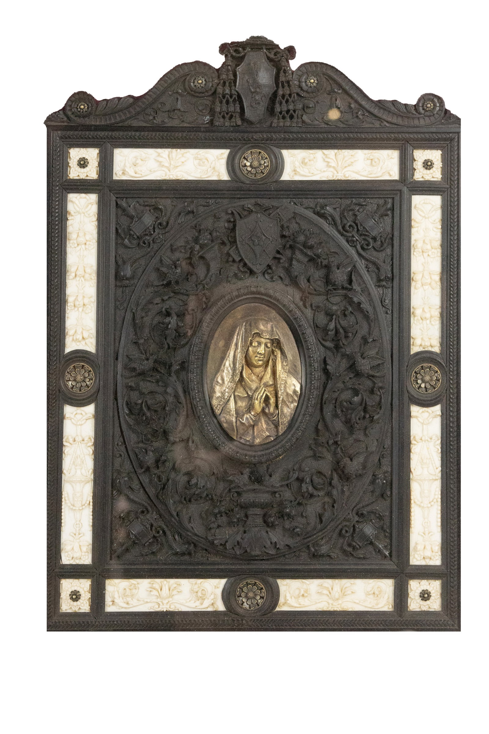 °?IMPORTANT EBONY AND IVORY FRAME WITH CENTRAL BRONZE PLAQUE, 19th century. (1 of 5)