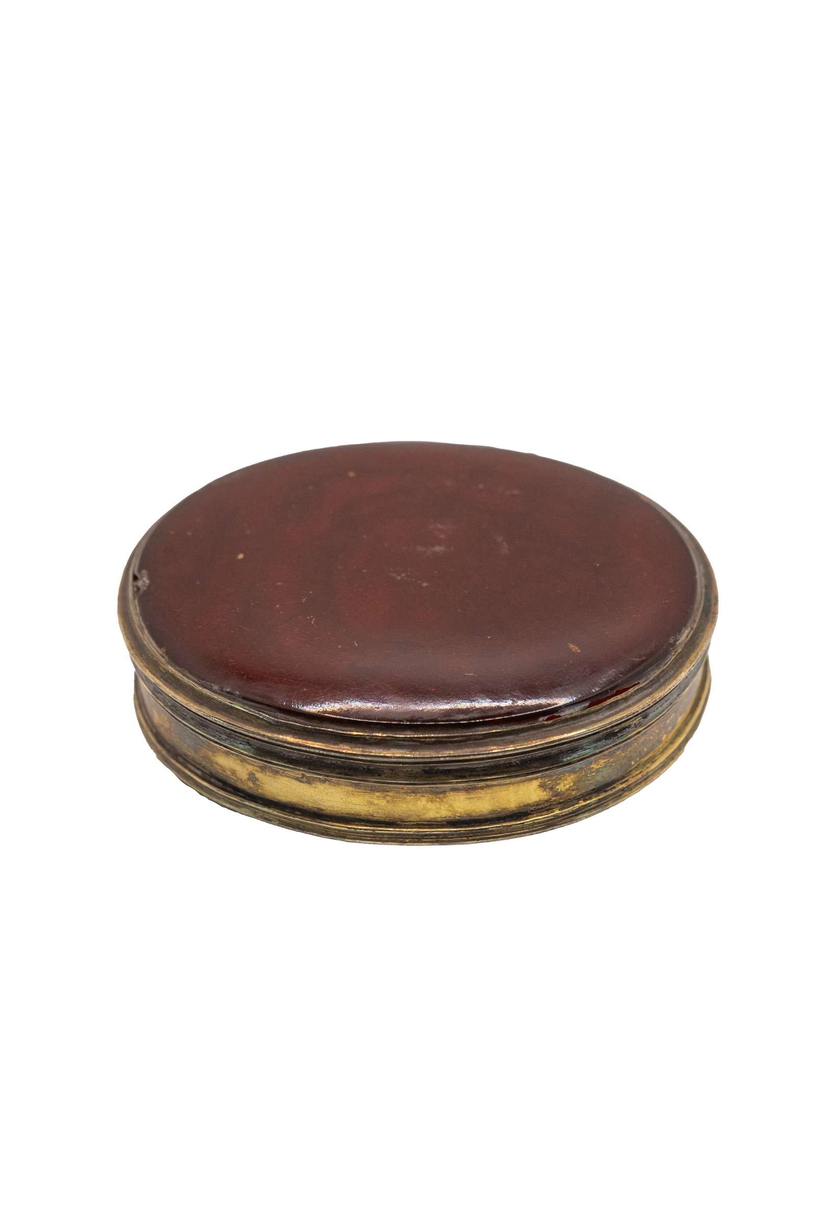 °SILVER AND AMBER SNUFF BOX WITH THE CARDINALIAL COAT OF ARMS OF THE ODESCALCHI FAMILY ON THE LID,: h cm 2,2 x l cm 7,2 x p cm 6 Late 18th / early 19th century