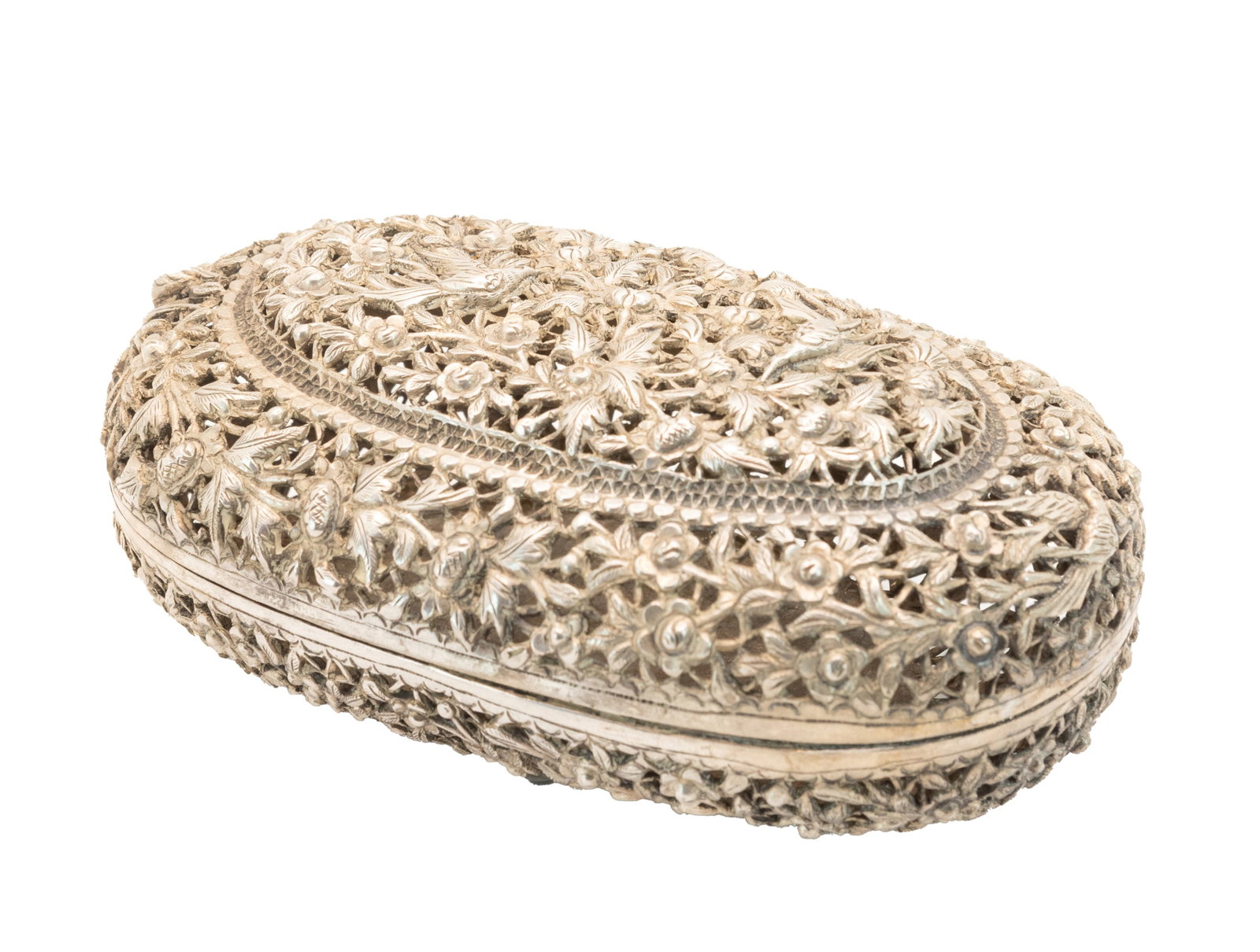 °A SILVER-PLATED PIERCED BOX, China, 20th century (1 of 2)
