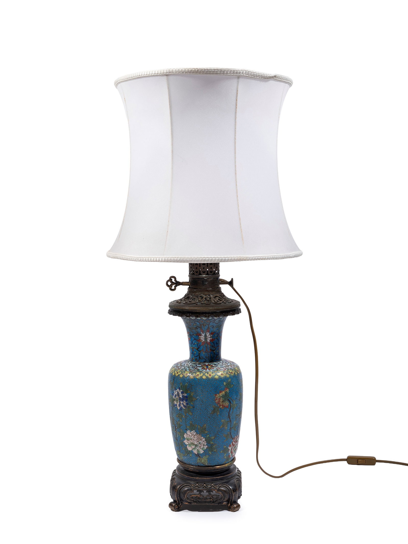 A CLOISONNÉ VASE MOUNTED AS A LAMP, China, early 20th century: h cm 26 Decorated with floral motifs, geometric patterns and ruyi.