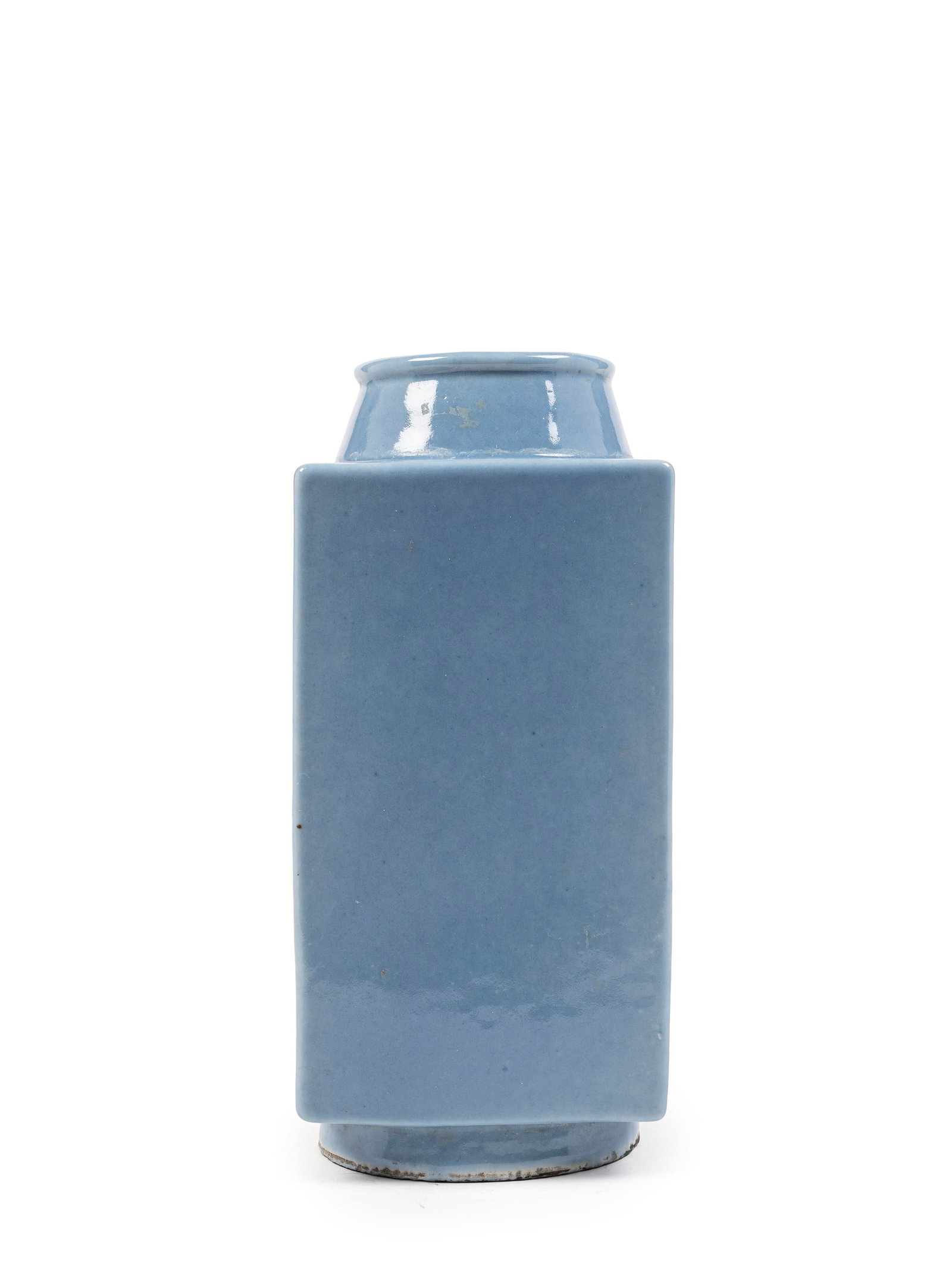 A CLAIR-DE-LUNE-GLAZED PORCELAIN CONG VASE, China, Qing dynasty, 19th century: h cm 20 It is entirely covered with a deep turquoise glaze; the base bears an apocryphal six-character mark in underglaze blue of Yongzheng Emperor within a double circle.民国 ߦ