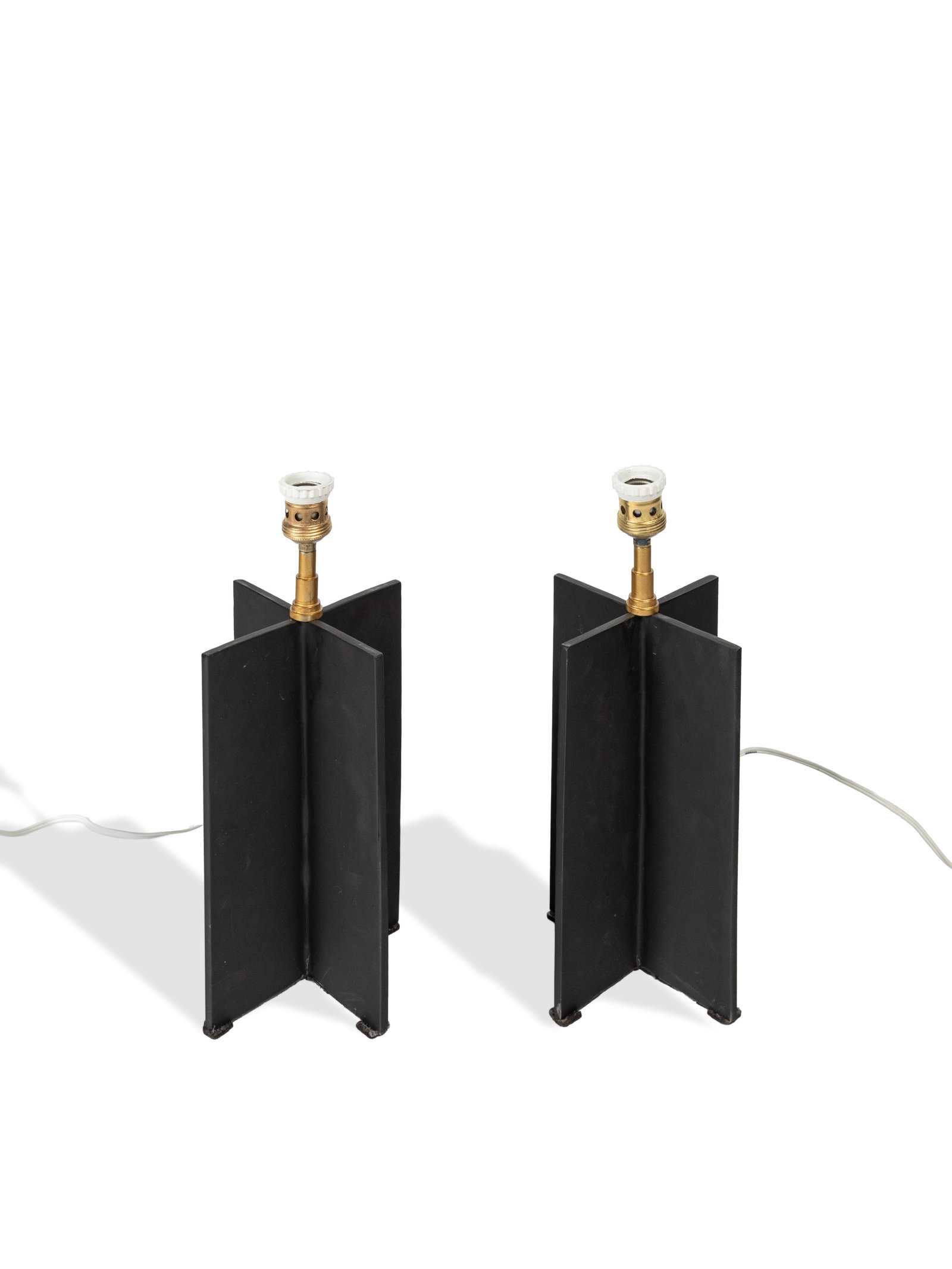 TABLE LAMPS, circa 1950s: h cm 38 x l 17,5 cm x w cm 17,5 Pair. Black painted metal and brass structure. French production.