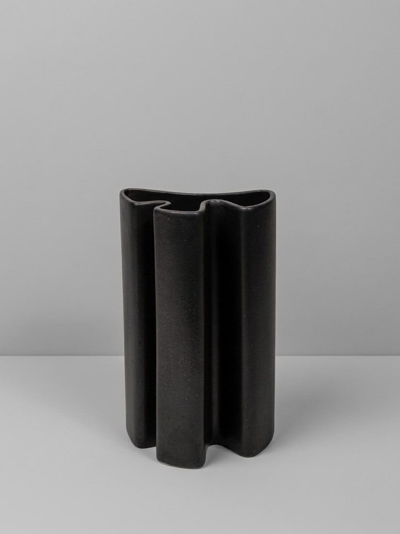 Angelo Mangiarotti (Milano 1921 - 2012), "FILIPPINE" SERIES VASE, circa 1960s: h cm 25,5 x l cm 15,5 x w cm 8 Ceramic, Danese production, Milan, Italy. Manufacturer's mark at the base.