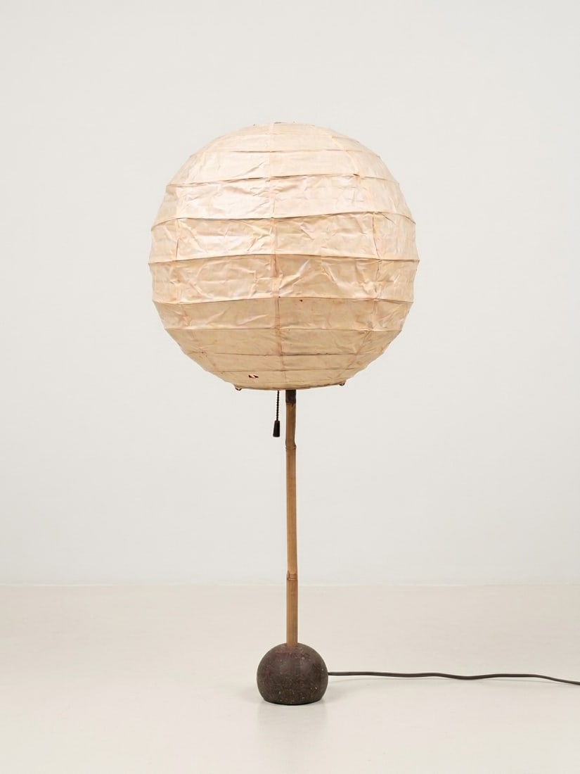 Isamu Noguchi (Los Angeles 1904 - 1988), "AKARI BB1-30DD" TABLE LAMP, circa 1979 (1 of 4)