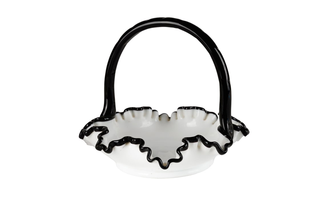 Vintage Fenton Ebony Crest Ruffled Basket (1 of 6)