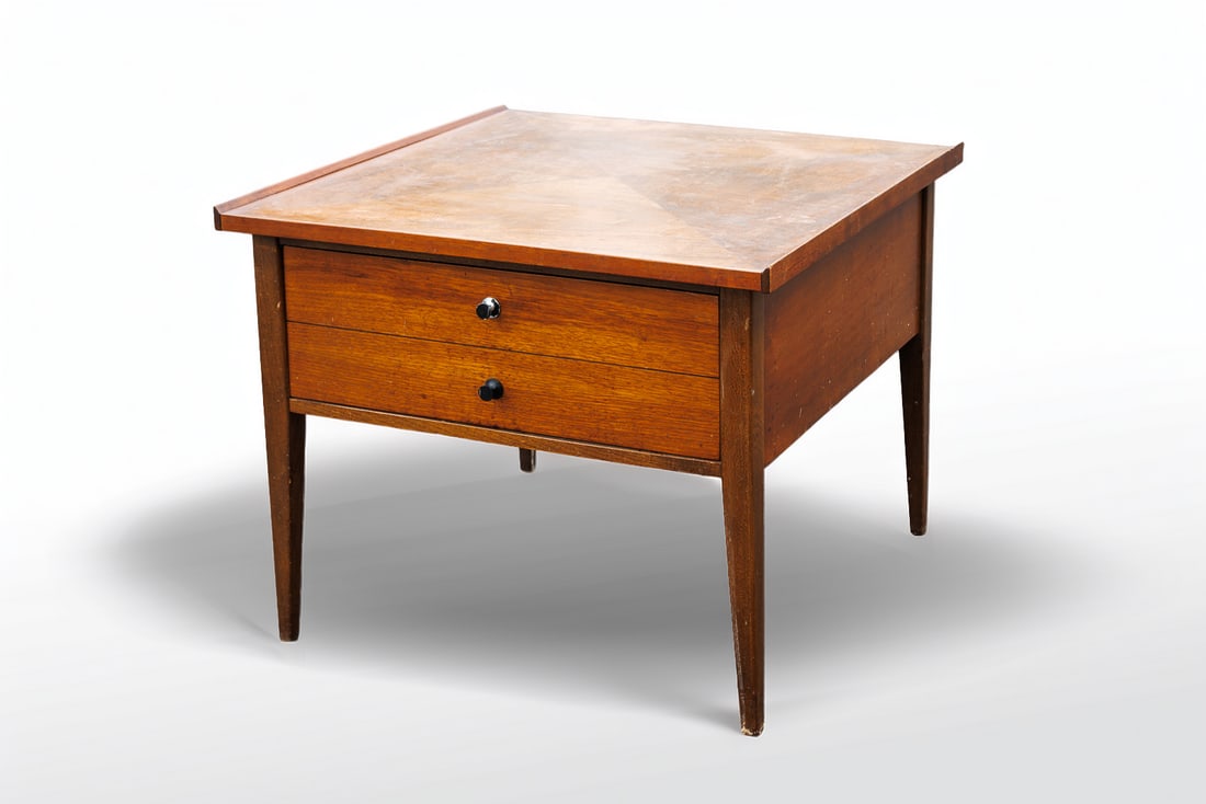 Vintage MCM American of Martinsville End Table: This end table by American of Martinsville delivers the much-sought-after mid-century modern look to the home! Crafted with a bookmatched top complete with starburst design, this table includes two dr