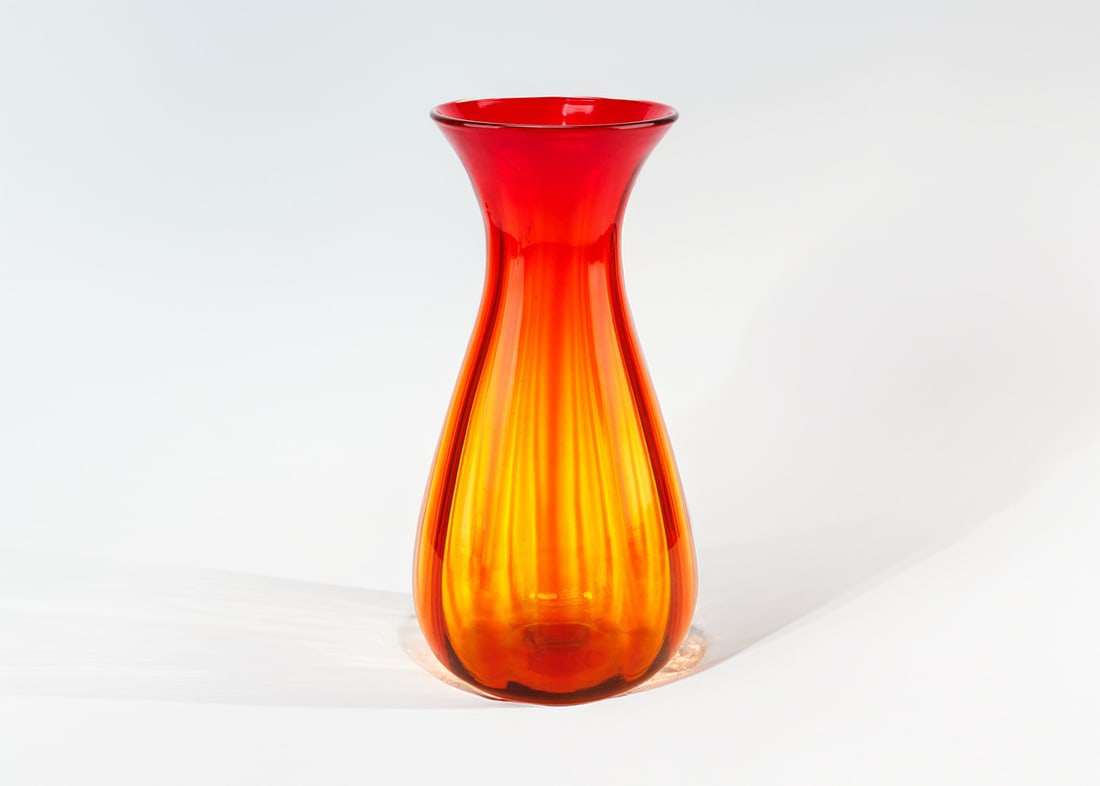 Fantastic Blenko 7029 Large Glass Vase: Amazing Blenko #7029 glass vase. Beautiful colors with a slightly ribbed design. This is a sizable piece. This is great for any Blenko or glass collector. Please see photos for details.