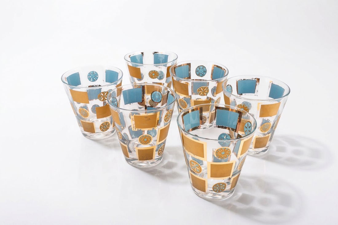 Set of 6 Vintage MCM Culver Carnival Glasses: Vintage MCM Culver Carnival Glassware Set of 6. Lovely gold and turquoise color.? Produced in 1960s with intricate gold patterns, 22k.? They are ready to go into your cabinets today!? See photos for
