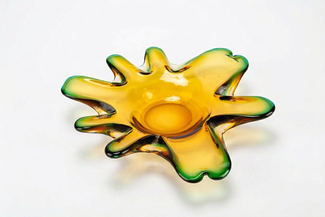 MCM Murano Style Art Glass Bowl: MCM Murano style art glass bowl. Mid-Century Modern. This would be great for your display! See photos for details.??