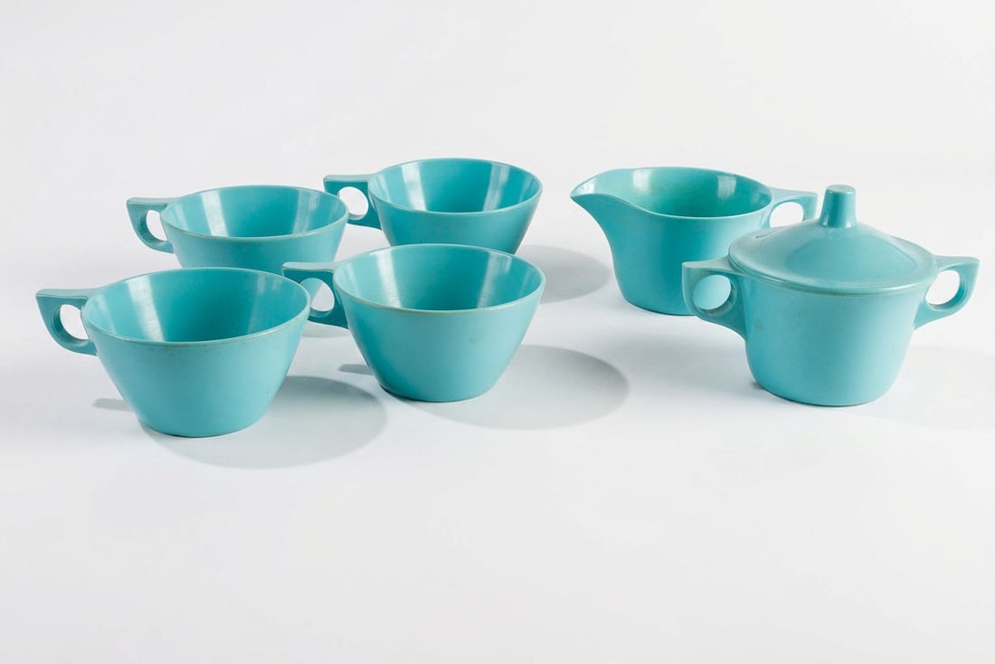 Vintage Texasware Melmac Tea Set: Turquoise Texas ware by Plastics Manufacturing Company six piece set including a creamer, sugar, and four tea cups. Some minor staining present, please see photos for more details.?