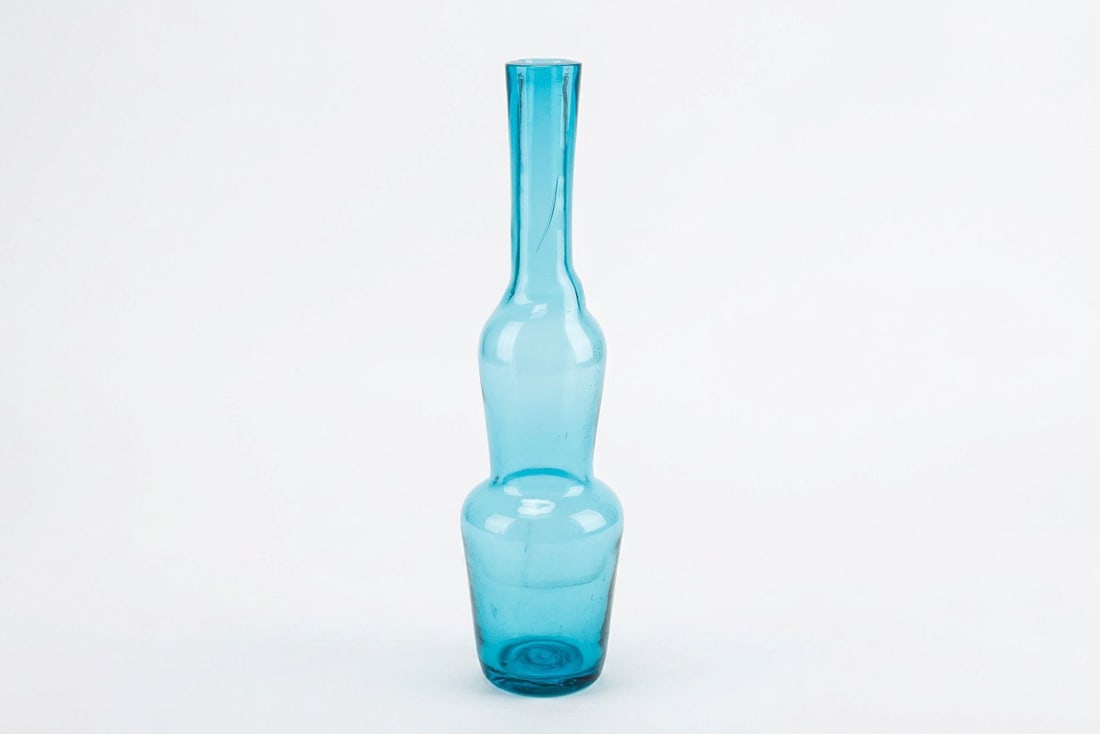 Beautiful Blown Glass Blue Vase: This piece looks very Blenko-esque. Beautiful form and color. No condition issues noted, please see photos.?