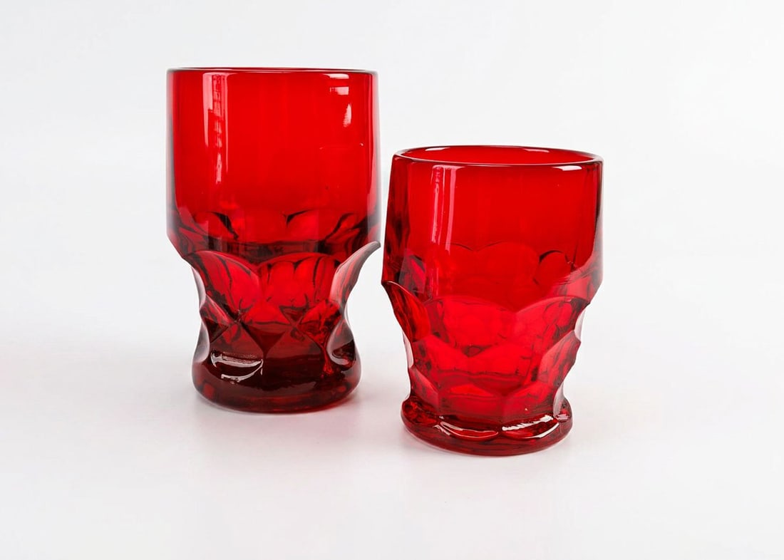 Pair of Vintage Rueven Art Nouveau Glass: Amazing pair of vintage Rueven Art Nouveau wine glasses.? Produced in from the 70s to 90s.? Mauve tones were more from 70s, pinks from 80s, and green yellows from the 90s.? Very delicate hand painted