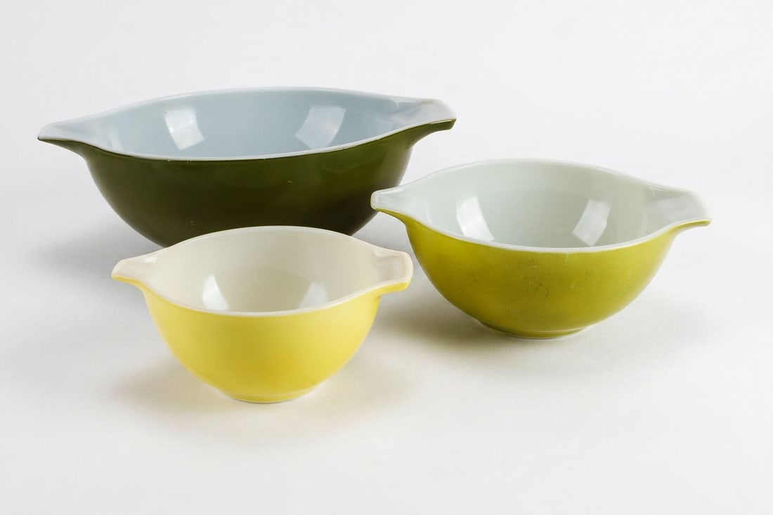 Vintage Pyrex Cinderella Mixing Bowls: Large green #444 4 quart Cinderella mixing bowl, #442 1.5 quart lime green, and #441 1.5 pint yellow. Some minor scratches and discoloration present, please see photos for more details.?