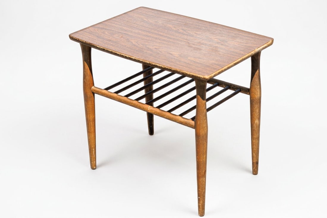 Vintage MCM Walnut End Table (1 of 8)