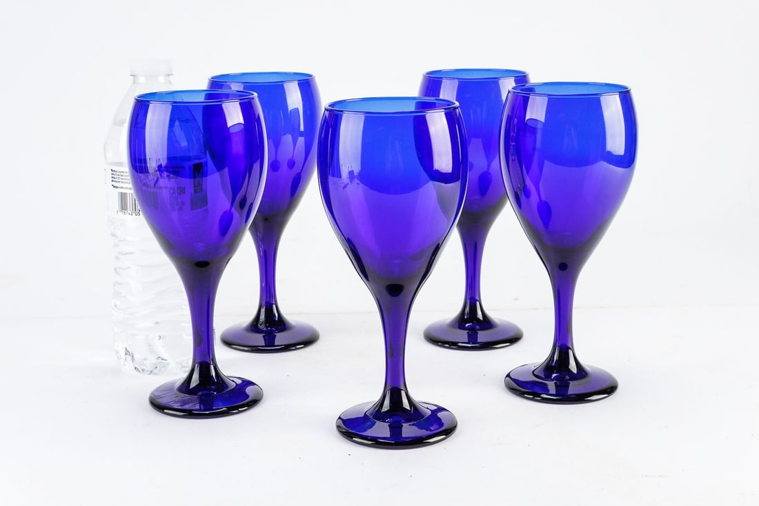 Cobalt Blue Wine Glasses (1 of 7)