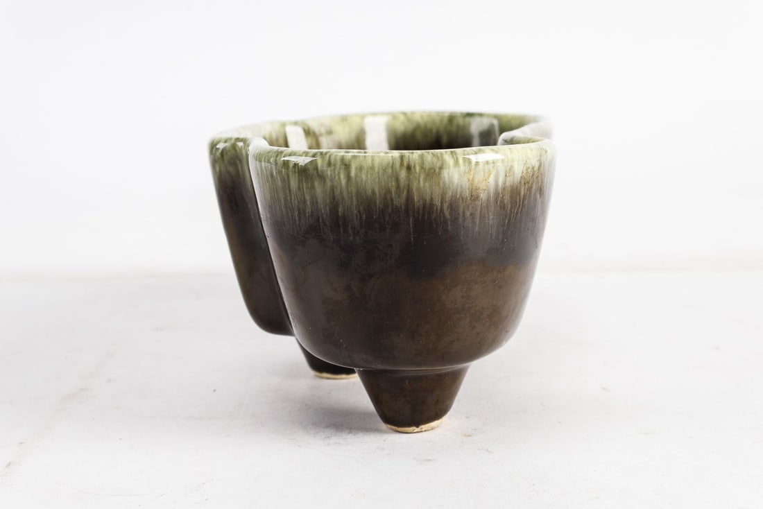 Hull #402 MCM Planter - 10