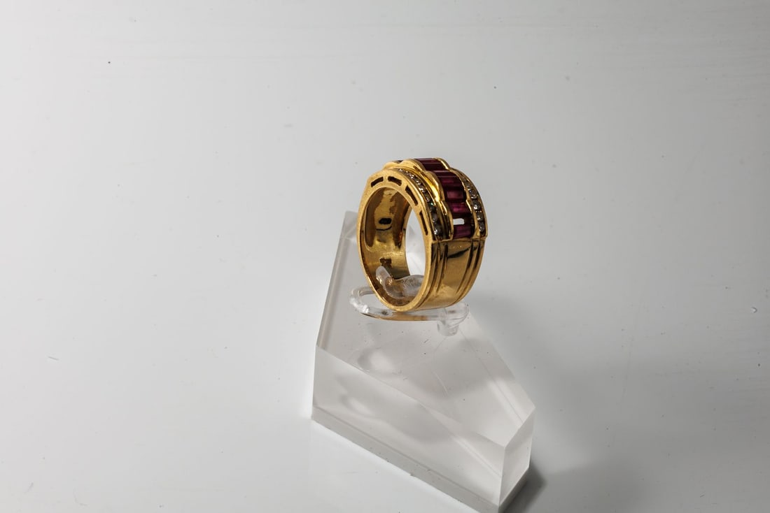 18K Gold Ring - 8