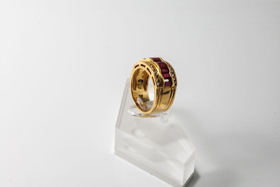18K Gold Ring - 9