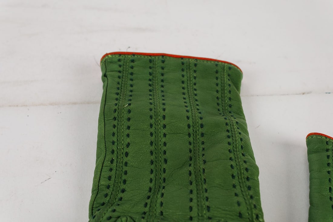 Women’s Leather Gloves - 6