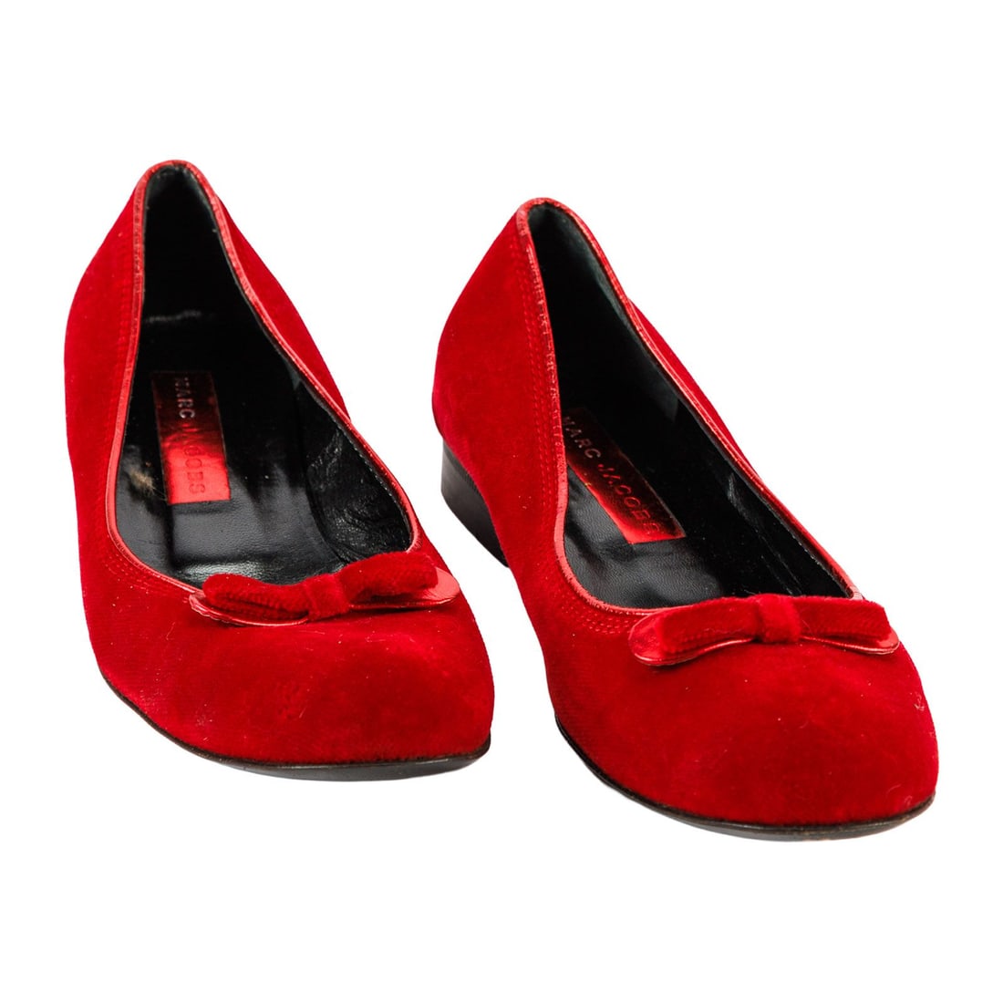 Marc Jacobs Red Velvet Shoes size 8: Marc Jacobs ballet style stacked heel shoe with a bow embellishment. One small scuff on the toe. Please see photos for more details.