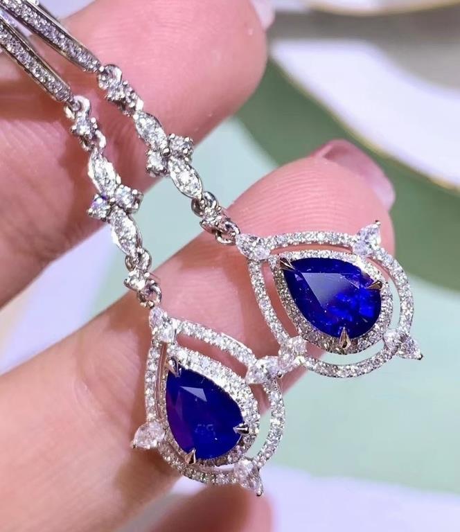 Sri Lankan Royal Blue Sapphire Earrings 18K Gold (1 of 3)