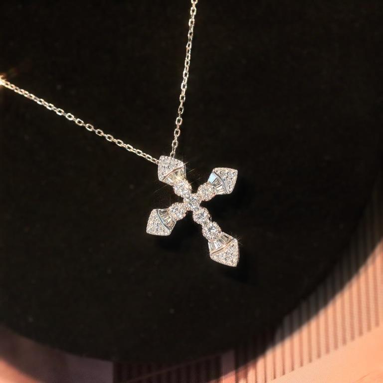 0.55ct Natural Diamond Pendant 18k Gold (1 of 5)