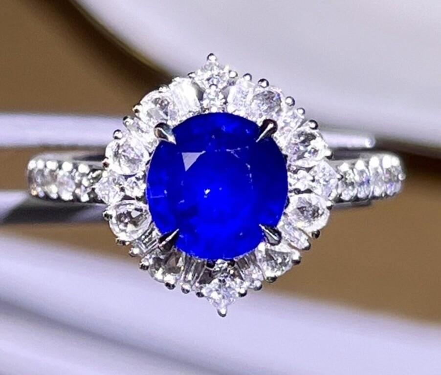 1.65ct Natural Sapphire 18K Gold Ring (1 of 3)