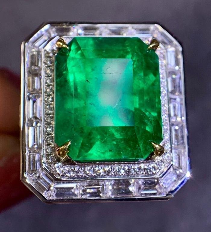 10.5ct Colombian Emerald 18K Gold Diamond Ring (1 of 3)
