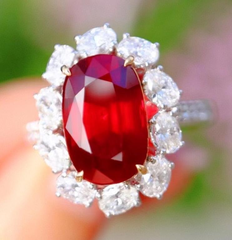 4.2ct Pigeon Blood Ruby 18Kt Gold Ring (1 of 3)