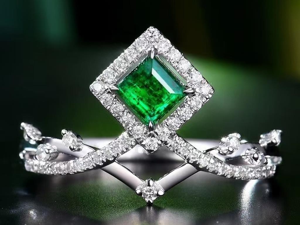18K Gold Natural Emerald Ring (1 of 3)