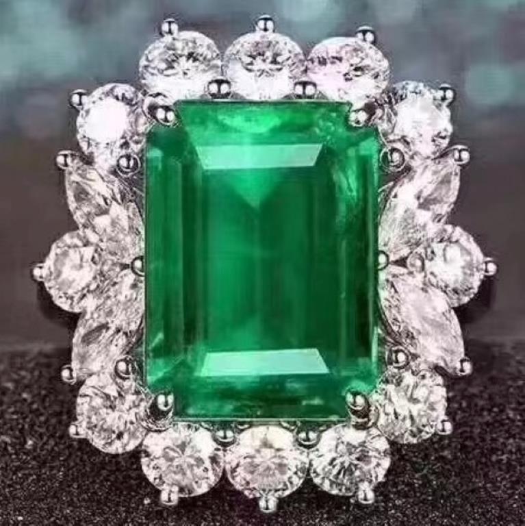 3.2ct Natural Emerald 18Kt Gold Ring (1 of 1)