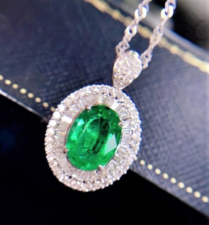 3ct Natural Emerald 18Kt Gold Pendant (1 of 3)
