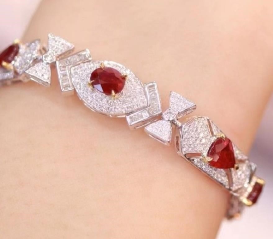 4.7cts Pigeon Blood Ruby 18Kt Gold Bracelet (1 of 4)
