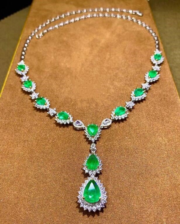 20.5ct natural Colombian emerald necklace 18K gold (1 of 3)