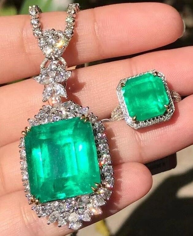 42.3ct natural emerald jewelry set 18K gold (1 of 2)