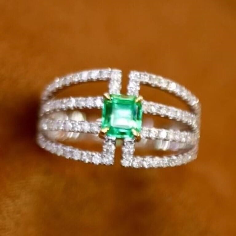 0.6ct Natural Emerald 18Kt Gold Ring (1 of 4)