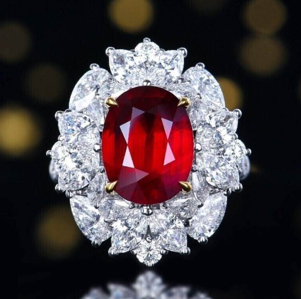 4.6ct Pigeon Blood Ruby 18Kt Gold Ring (1 of 3)
