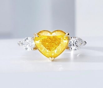4.5ct Natural Yellow Diamond 18Kt Gold Ring