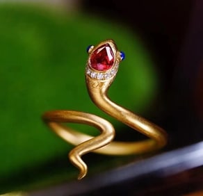 18Kt Gold Natural Ruby Ring