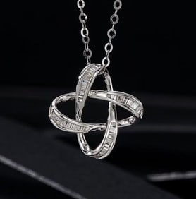 Natural Diamond 18Kt Gold Pendant
