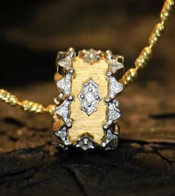 Natural Diamond 18Kt Gold Pendant