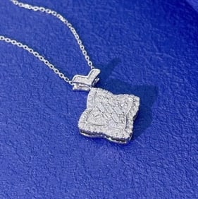 0.75cts Natural Diamond 18Kt Gold Pendant