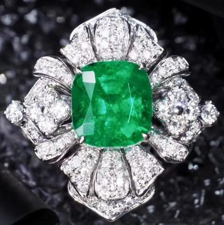 3.7ct Colombian Emerald 18Kt Gold Pendant (1 of 2)