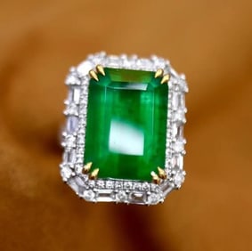8.2ct Zambian Emerald 18Kt Gold Ring