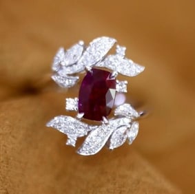 1.15ct Pigeon Blood Ruby 18Kt Gold Ring