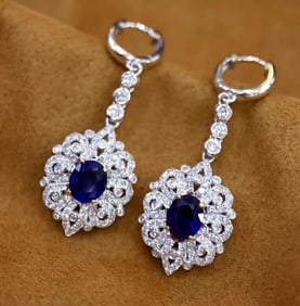 2.8cts Royal Blue Sapphire 18Kt Gold Earrings